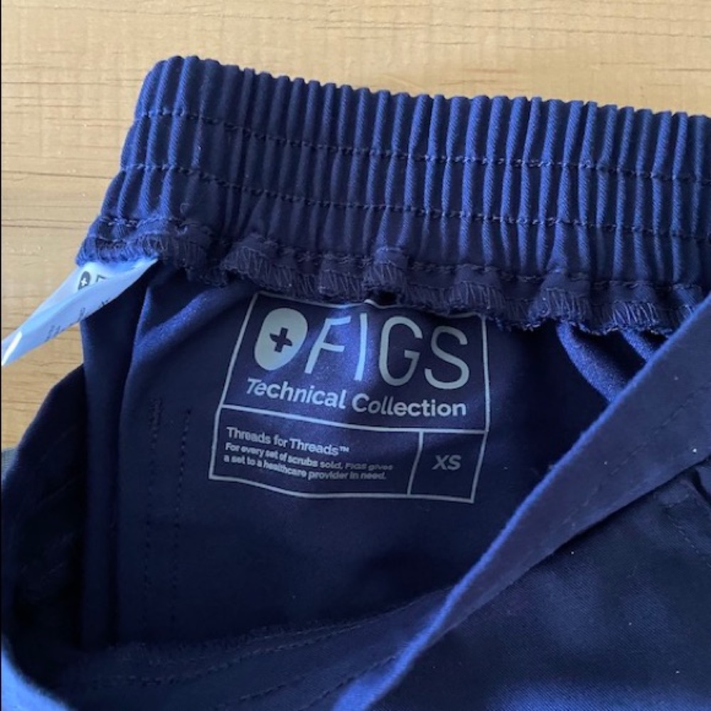 Brand new without tags - Figs Yola Skinny Scrub Pants in Navy